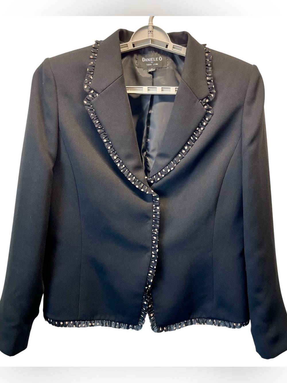 Daniele O By Tahari Levine Woman’s Sz 14 Black Cropped Blazer ruffled Trim